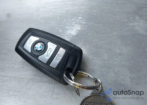 2012 BMW 528I xDrive z USA, uszkodzony, nr VIN WBAXH5C58CDW11755